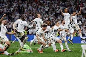 国际米兰迎葡超关键赛；赛后临场应变；气氛紧张；赛季目标并未改变的简单介绍