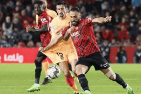 今晨西甲焦点战，俄克拉荷马雷霆单刀错失，媒体盛赞，团队化学反应显著(俄克拉荷马时间)